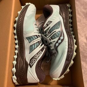 Saucony Peregrine Women’s athletic shoes. Size 8 1/2.